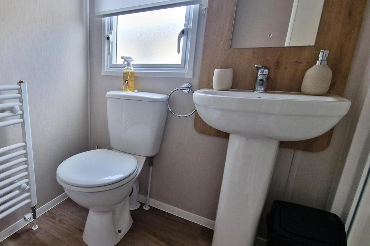 Lovely Caravan Nearby The Beach In Hunstanton, Norfolk Ref 23071C Hotel ภายนอก รูปภาพ